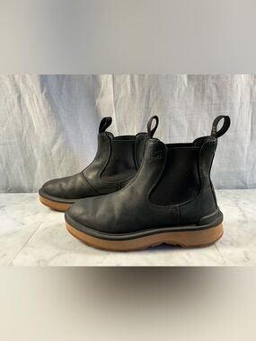 Sorel “Hi-Line” Chelsea Boot Size 6.5M, 8.5W *Excellent